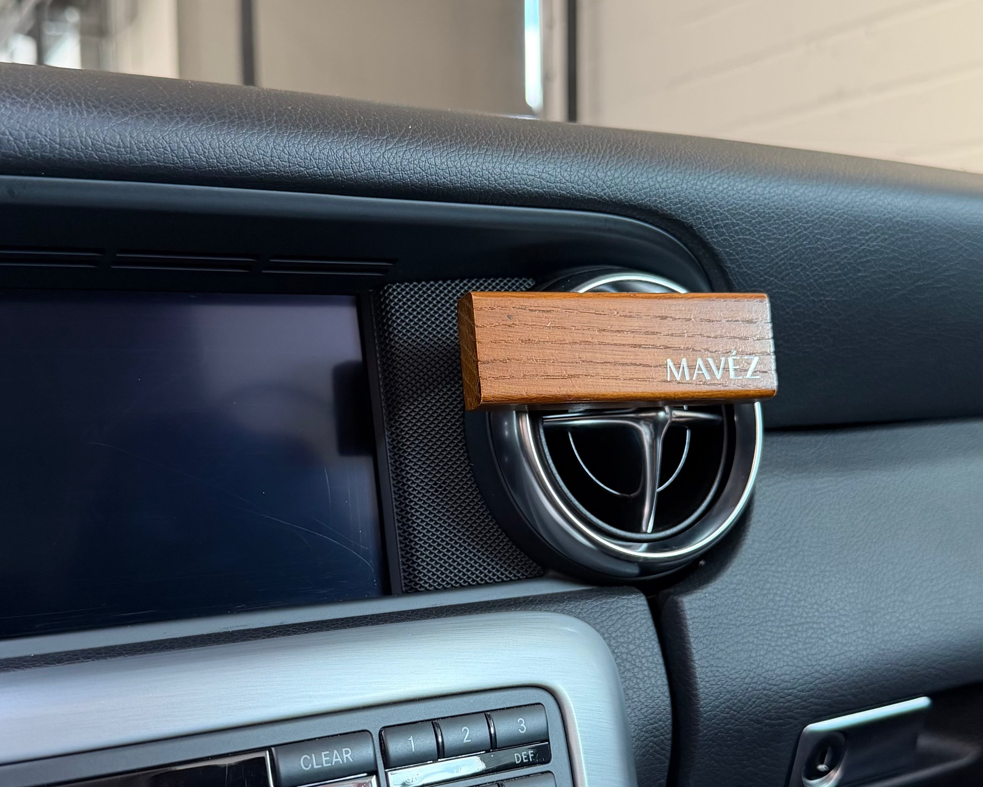 MAVÉZ Car Fragrance - hellbraun
